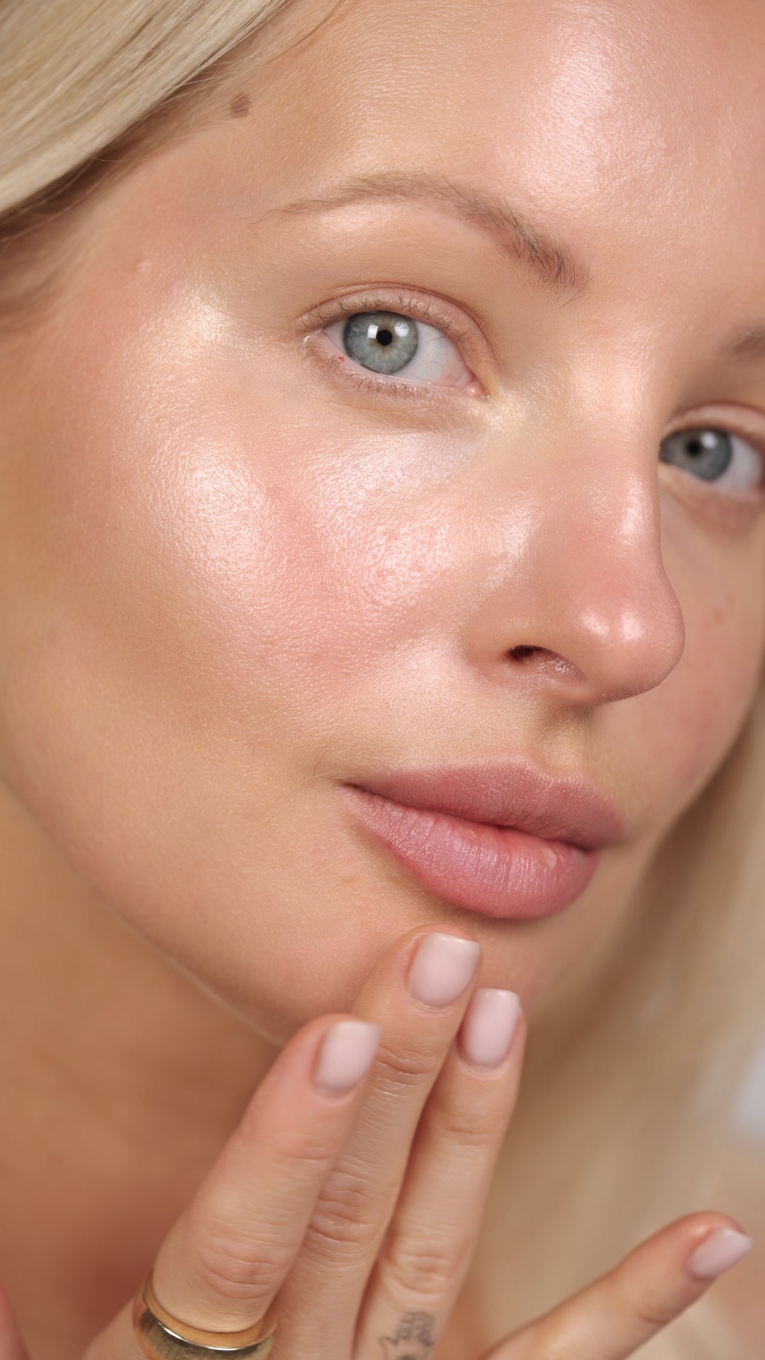 Glowmaker - Krem rozświetlający do twarzy i ciała z wysoką ochroną SPF 50 - 100 ML