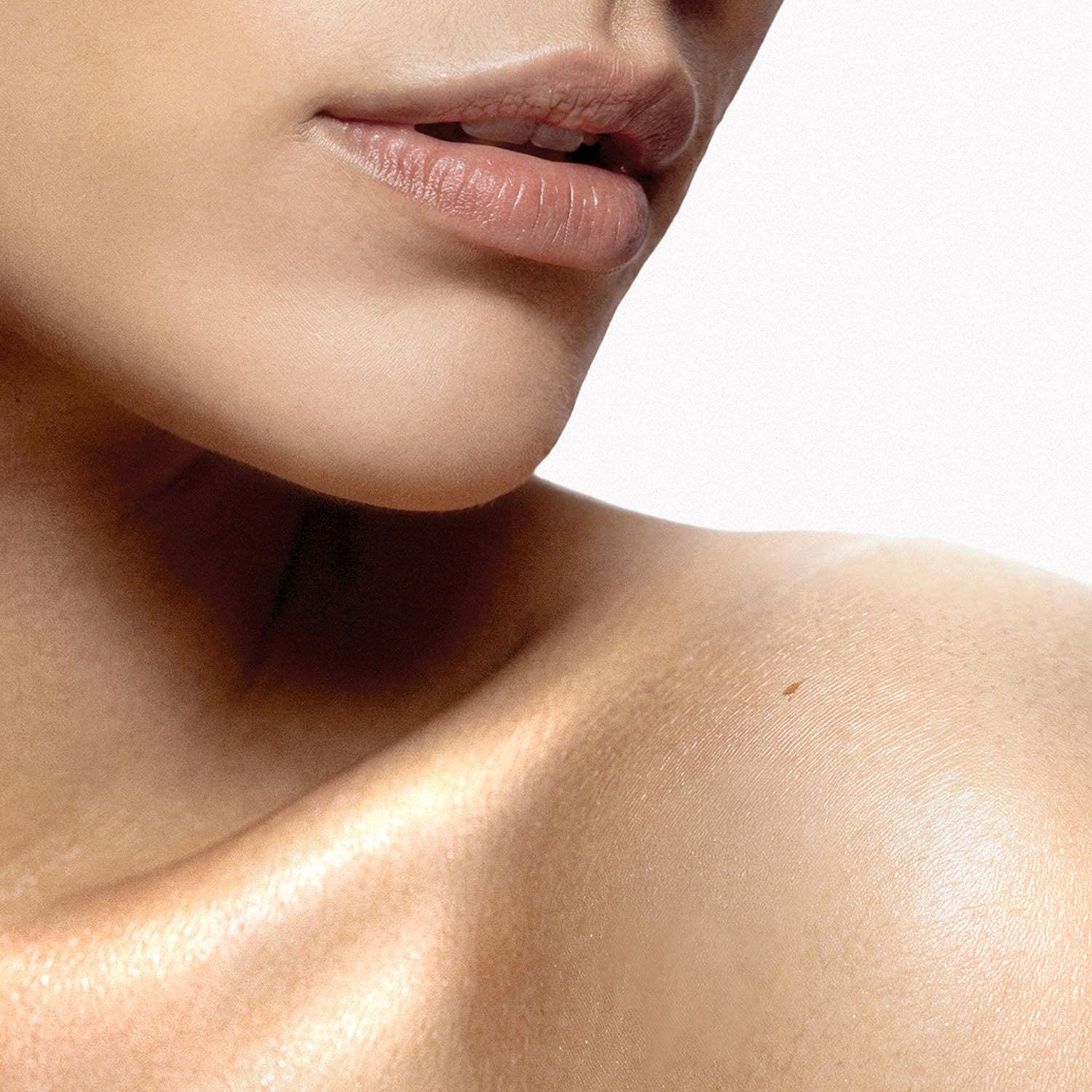 Glowmaker - Krem rozświetlający do twarzy i ciała z wysoką ochroną SPF 50 - 100 ML