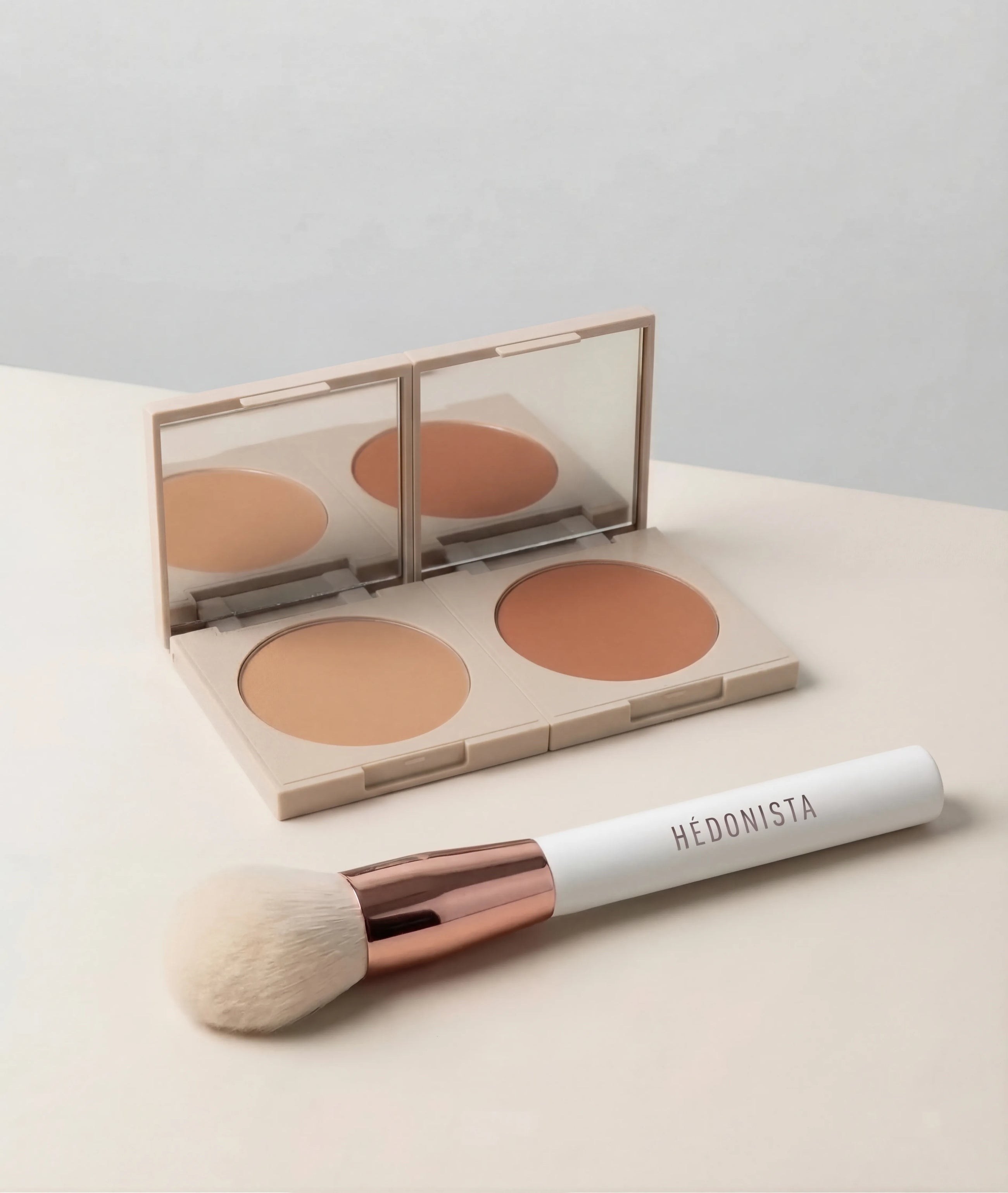 BRONZER + PĘDZEL FLAWLESS FINISH