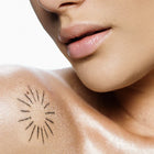 Efekt rozświetlacza Miss Alchemist – świetlista tafla na skórze z naturalnym wykończeniem