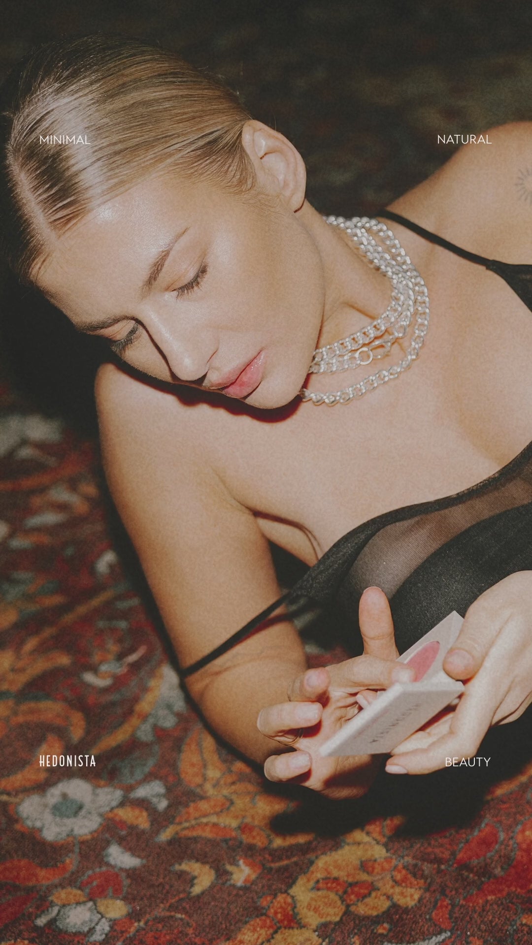 Natural glow look – minimalistyczne piękno Hedonista